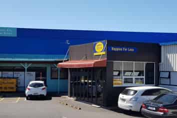 Rarely available retail space in Wairau