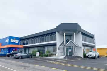 BEST VALUE office/retail in Wairau, North Shore