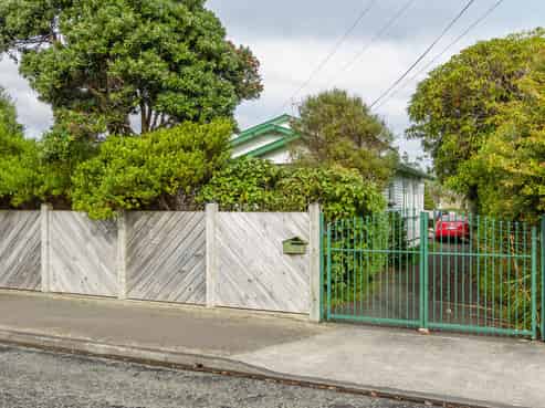 33 Whites Line West, Woburn