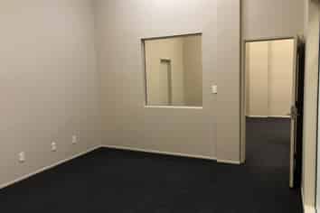 200sqm Showroom on Mt Wellington Highway!