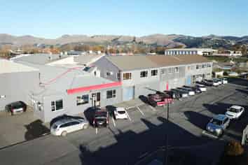 Various Warehouse Spaces in Waltham for Lease