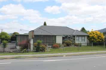 Main road office space