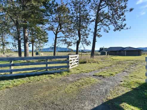 260D Foothills Road, Okuku