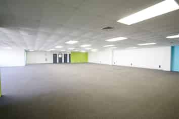 Attractive Rental - Superb Location