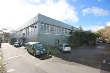 Attractive Rental - Superb Location