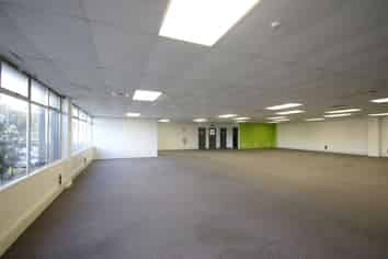 Attractive Rental - Superb Location