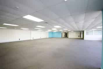 Attractive Rental - Superb Location