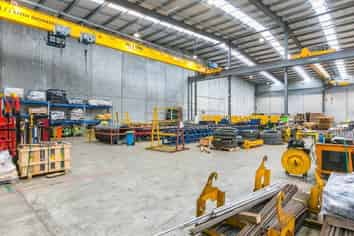 Modern Warehouse Sub-lease Opportunity