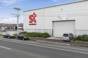 Modern Warehouse Sub-lease Opportunity