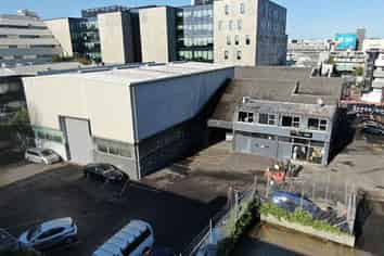 STRATEGIC CENTRAL POSITION