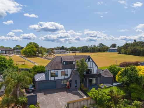 131 Chelsea View Drive, Chatswood