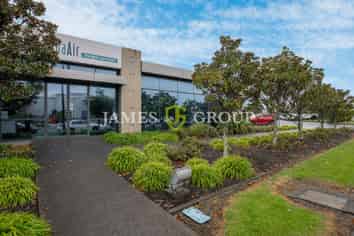 Modern Airport Oaks Office For Sublease!