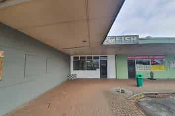 Compact Retail in Suburban Shopping Centre