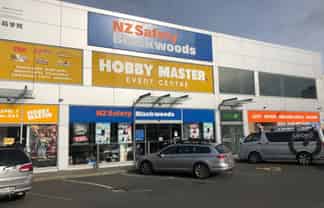 Showroom, Office or Retail - Huge Exposure