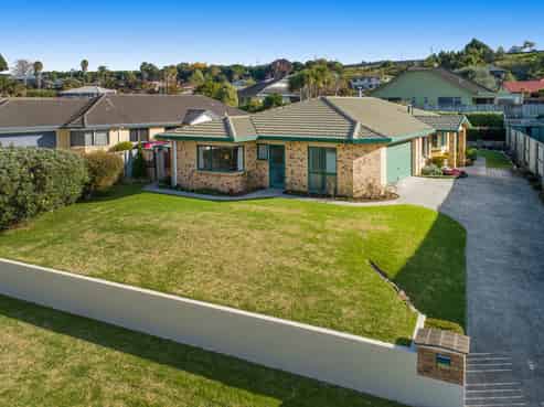 276 Saint Andrews Drive, Bethlehem