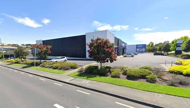 Unit A, 10-12 Constellation Drive, Mairangi Bay