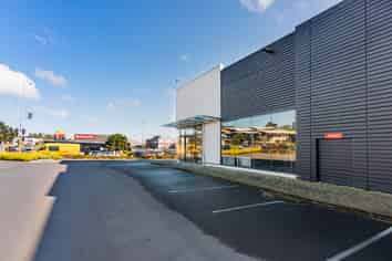 Oustanding Corner Exposure