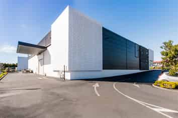 Oustanding Corner Exposure