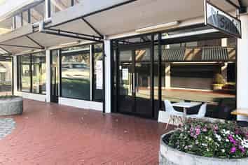 Station yourself on Station