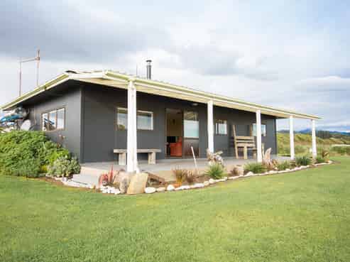 109 Hands Road, Charleston