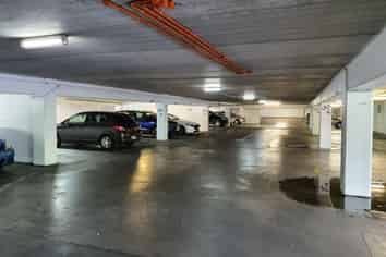 Well Positioned Office/Retail Space