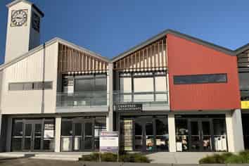 BRAND NEW RETAIL & OFFICE IN BOOM LOCATION