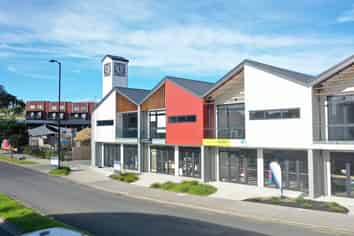 BRAND NEW RETAIL & OFFICE IN BOOM LOCATION