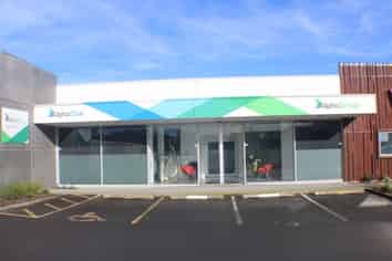 Best in Broadway ! Presents Like New