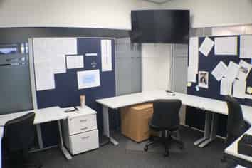 Best in Broadway ! Presents Like New