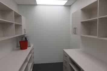 Best in Broadway ! Presents Like New