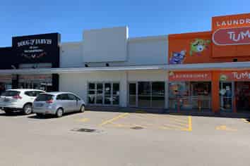 BULK RETAIL FOR LEASE: BAYFAIR