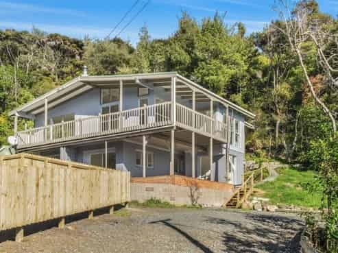 99 Kawakawa Bay Coast Rd, Kawakawa Bay