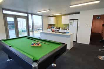 290.4m2 Warehouse/Office for lease in Sockburn