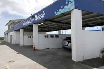 Live on top money maker