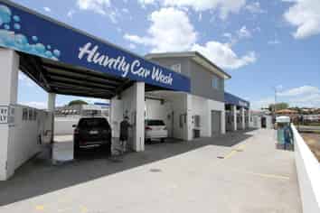 Live on top money maker