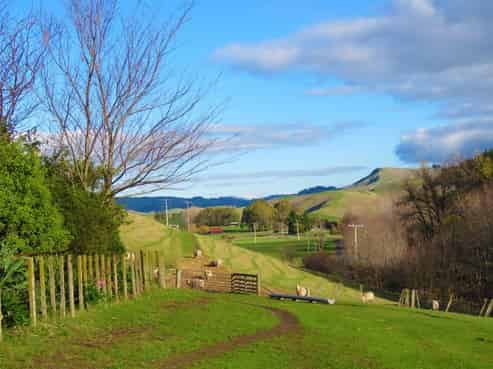 727 Valley Road, Raukawa