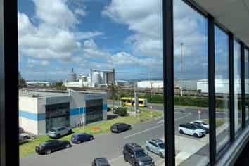 A GRADE OFFICE WITH OPTIONS