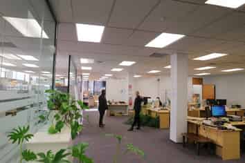 Ground floor office/retail on Great North Road