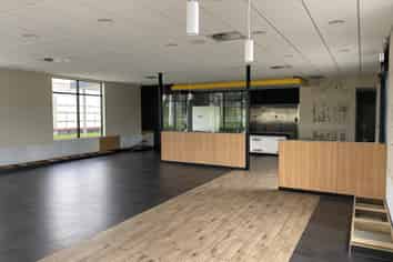 CONVENIENCE WITH ROAD APPEAL