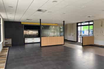 CONVENIENCE WITH ROAD APPEAL