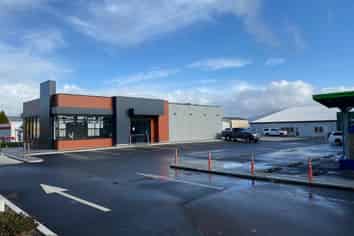 CONVENIENCE WITH ROAD APPEAL