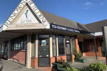 Office or Studio With Great Street Profile