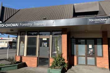 Office or Studio With Great Street Profile