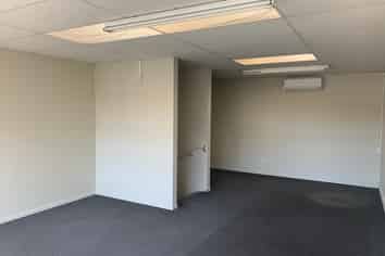 Appealing 265m2* Warehouse Unit