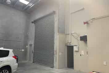 Appealing 265m2* Warehouse Unit