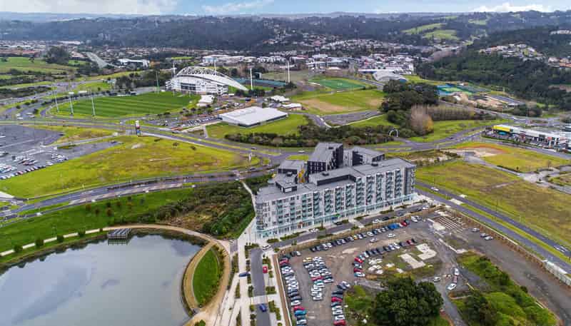 Retail 13/5 Rose Garden Lane, Albany