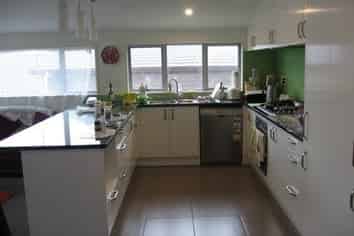 1/53 West Coast Road, Glen Eden