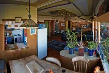 A grand old lady in waiting!