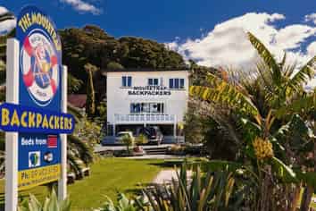 A grand old lady in waiting!