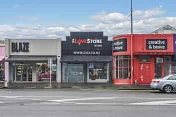 High profile strata freehold retail on Broadway